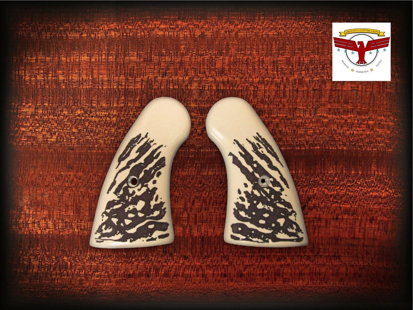 COLT PYTHON MAGNA-TUSK™ GRIPS – WHITE STAG